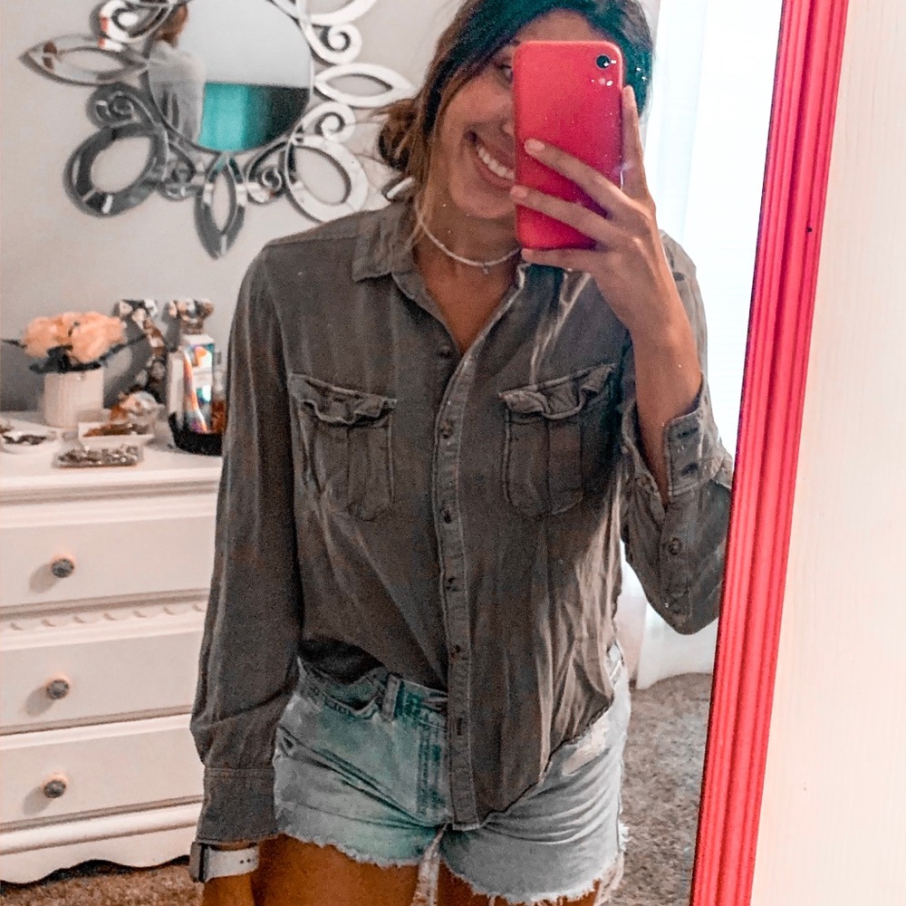 AMERICAN EAGLE Army Green Boyfriend Button Up